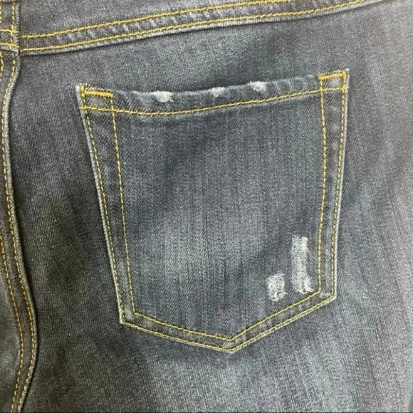 Cabi Slim Boyfriend 3045 Distressed Denim Jeans 2 - Picture 2 of 7